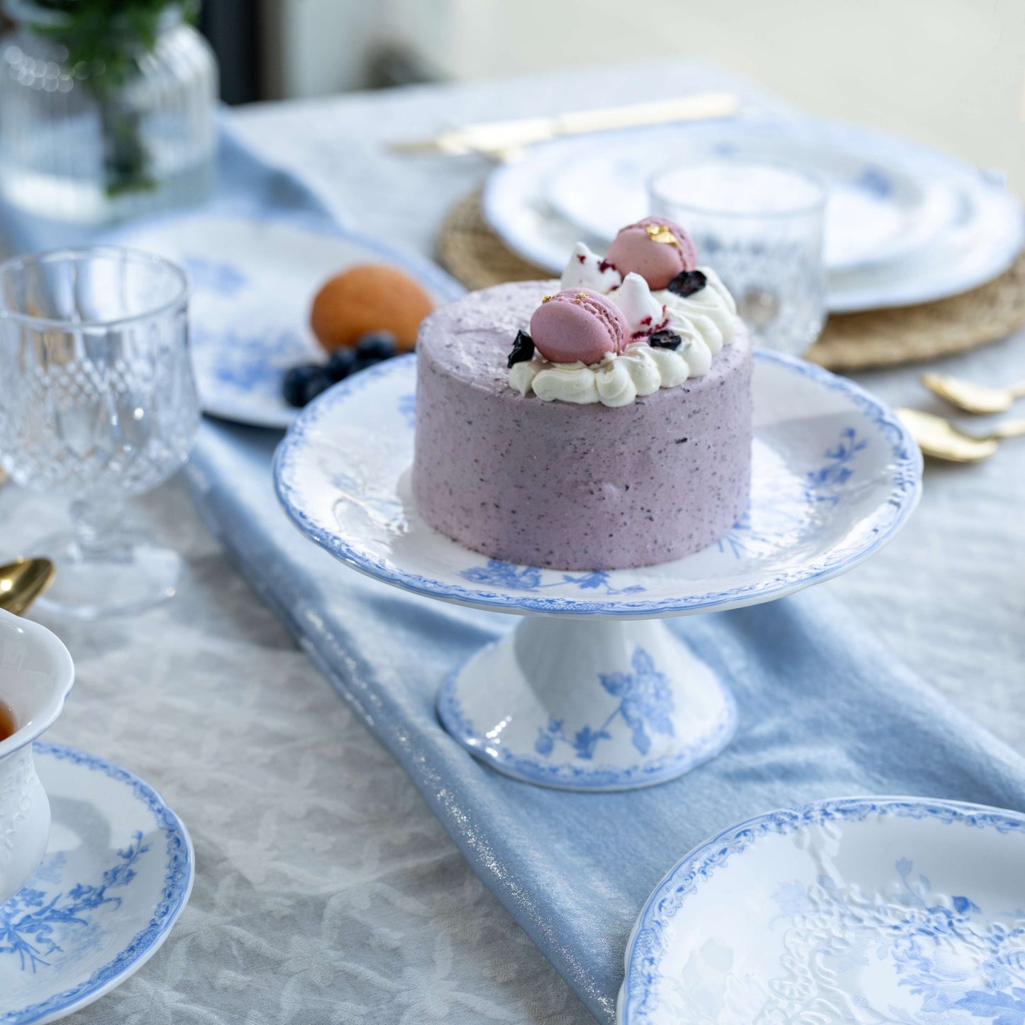 Vintage Blue Fluer Ceramic Cake Stand